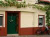 hausmitwein.JPG