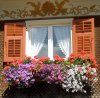 002 Fenster in Schwarzenberg, Ã–sterreich.jpg
